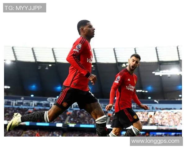 曼联与布莱顿激战正酣精彩瞬间图片回顾与分析